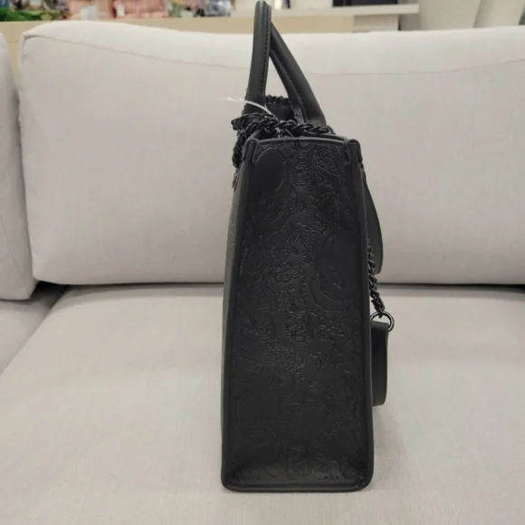 Betsey Johnson "skulltatstic"  black skull 2 PC large tote with wristlet XOKIARA - Picture 8 of 10